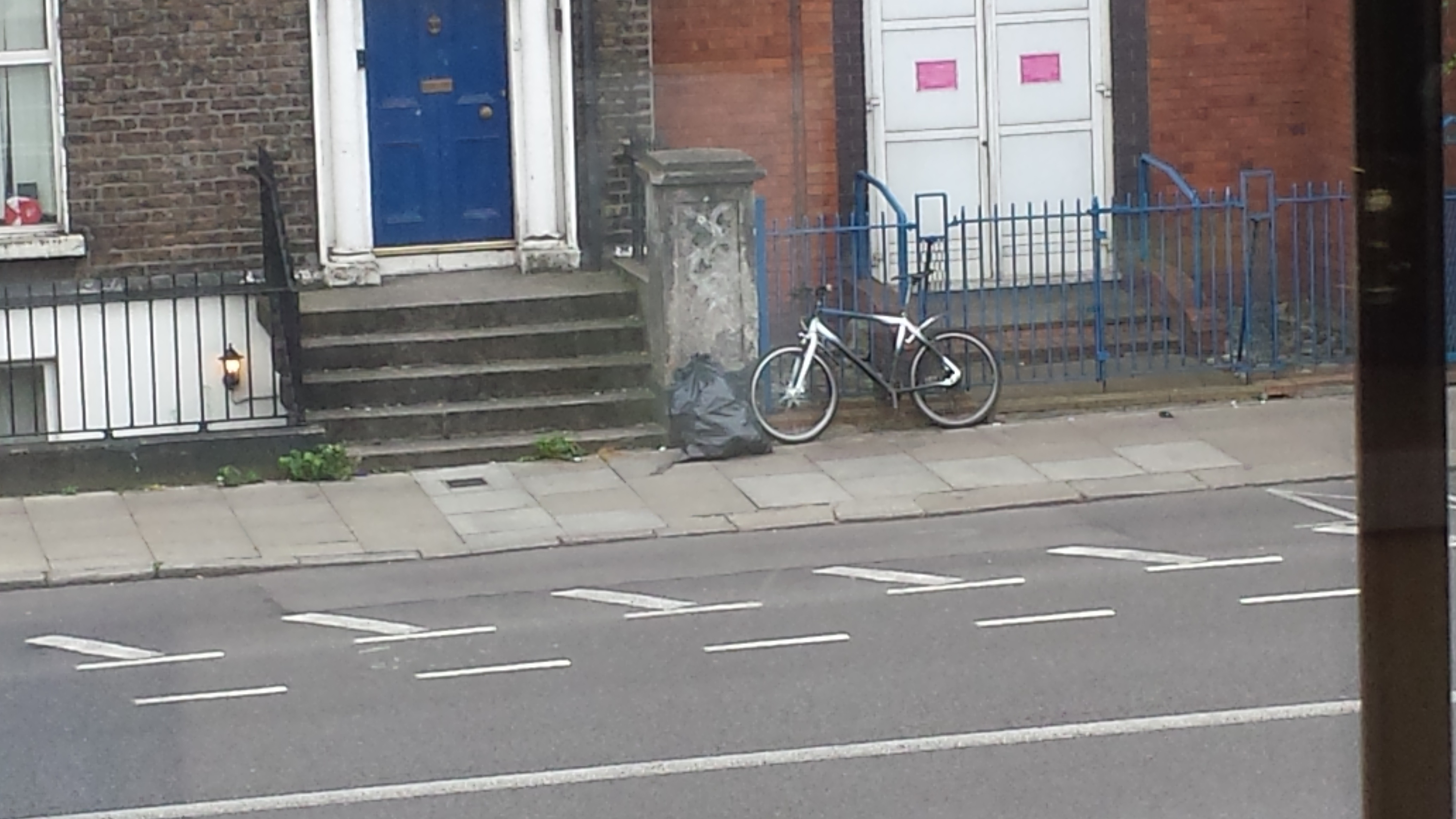 Beside_87_Amiens_St_D1_Sep_07_2015